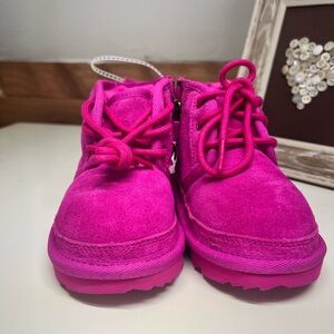 UGG Kids Boots in Bright Pink
